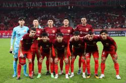 爱游戏官方-东西部球队交锋，双方球员展现出色状态