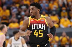 爱游戏注册-包含逆风翻盘：爵士队上轮告负后势必反弹的词条