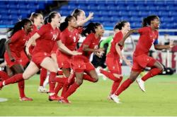 爱游戏官方登录入口-加拿大女足队长突然退役，球队重组计划推迟