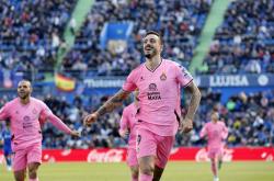 爱游戏网页版登录入口-包含赫塔菲客场险胜西班牙人，保持领先优势的词条