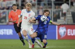 爱游戏下载-克罗地亚欧预赛大胜，残留裁判大跳的简单介绍