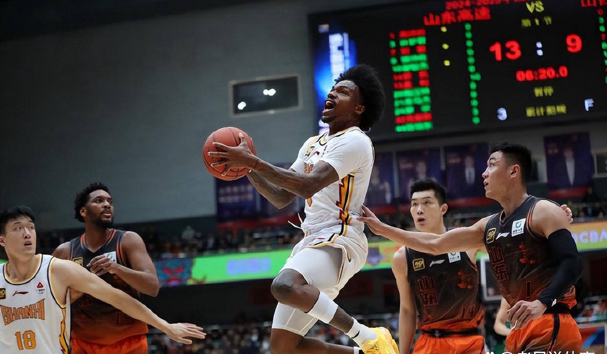 惊险逆转！球队压哨绝杀，力克对手，赢得刺激胜利！的简单介绍