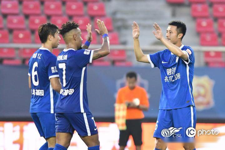 关于四川熊猫队员发挥出色,取得对云南滇池的胜利的信息 关于四川熊猫队员发挥出色,取得对云南滇池的胜利的信息