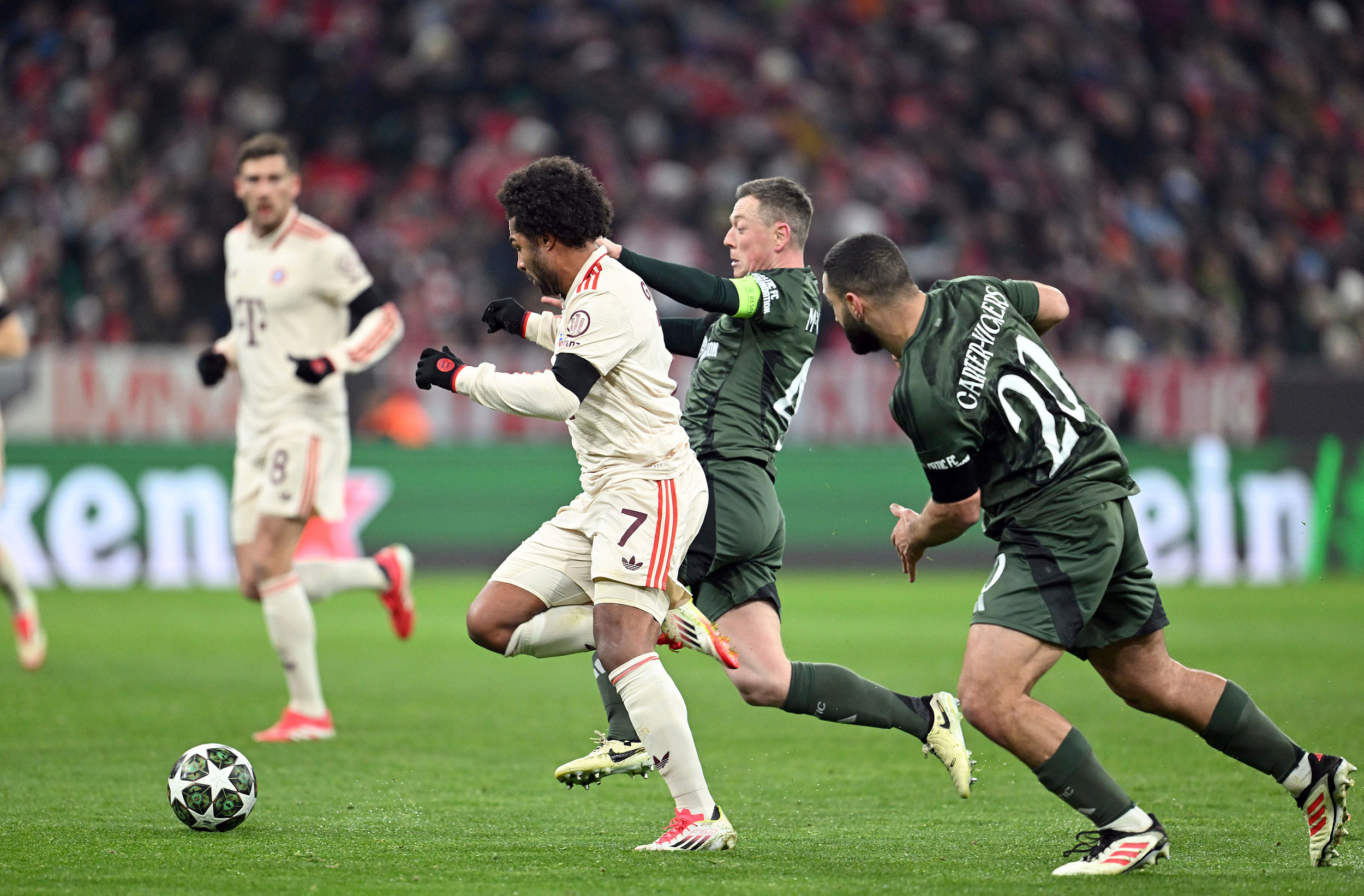 阿尔尼斯特皇马队长足球赛凯旋胜的简单介绍 阿尔尼斯特皇马队长足球赛凯旋胜的简单介绍