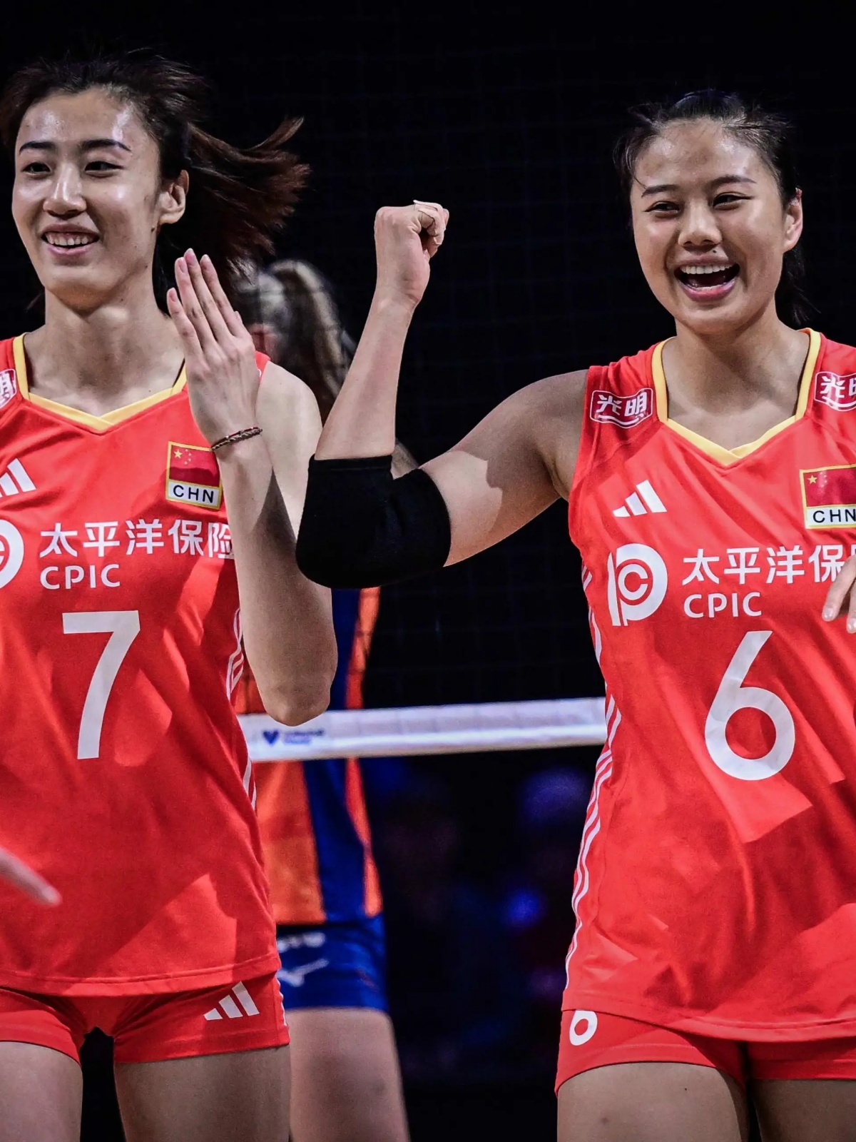 包含江西队实力强劲，取得重要胜利提升排名的词条