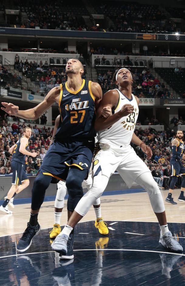 包含爵士队控卫鲍伯·多诺万成功率领队伍征服强敌的词条