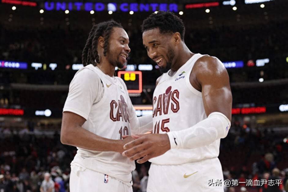 包含爵士队控卫鲍伯·多诺万成功率领队伍征服强敌的词条