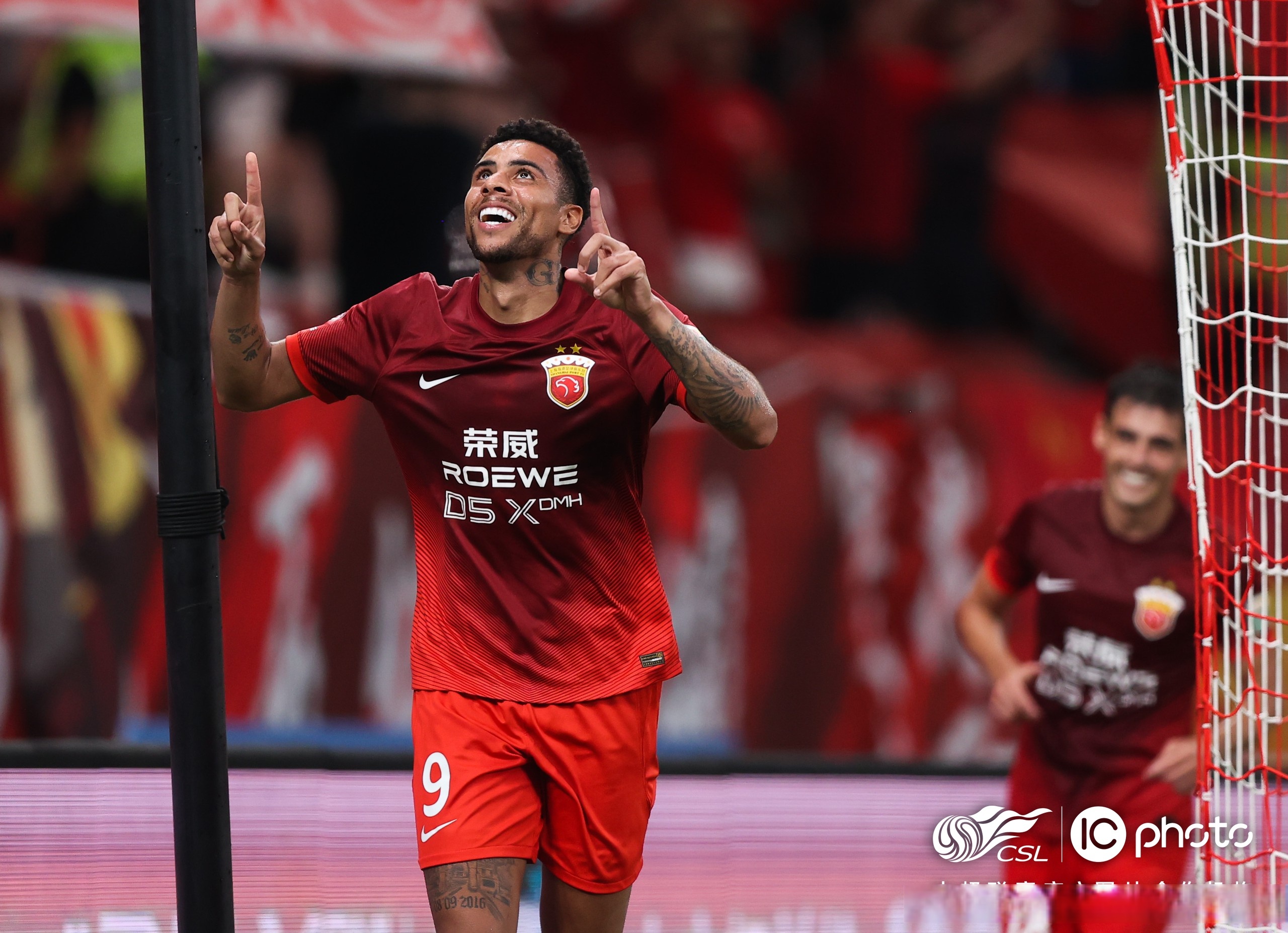 阿森纳逆转取胜，球队实力逐渐恢复